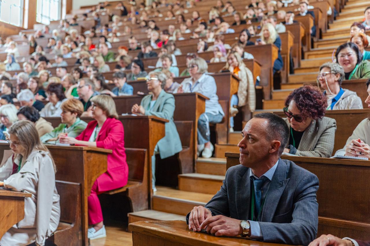 Заведующая кафедрой «Химия и методика обучения химии» ПГУ Н.В. Волкова приняла участие во Всероссийском съезде учителей и преподавателей химии